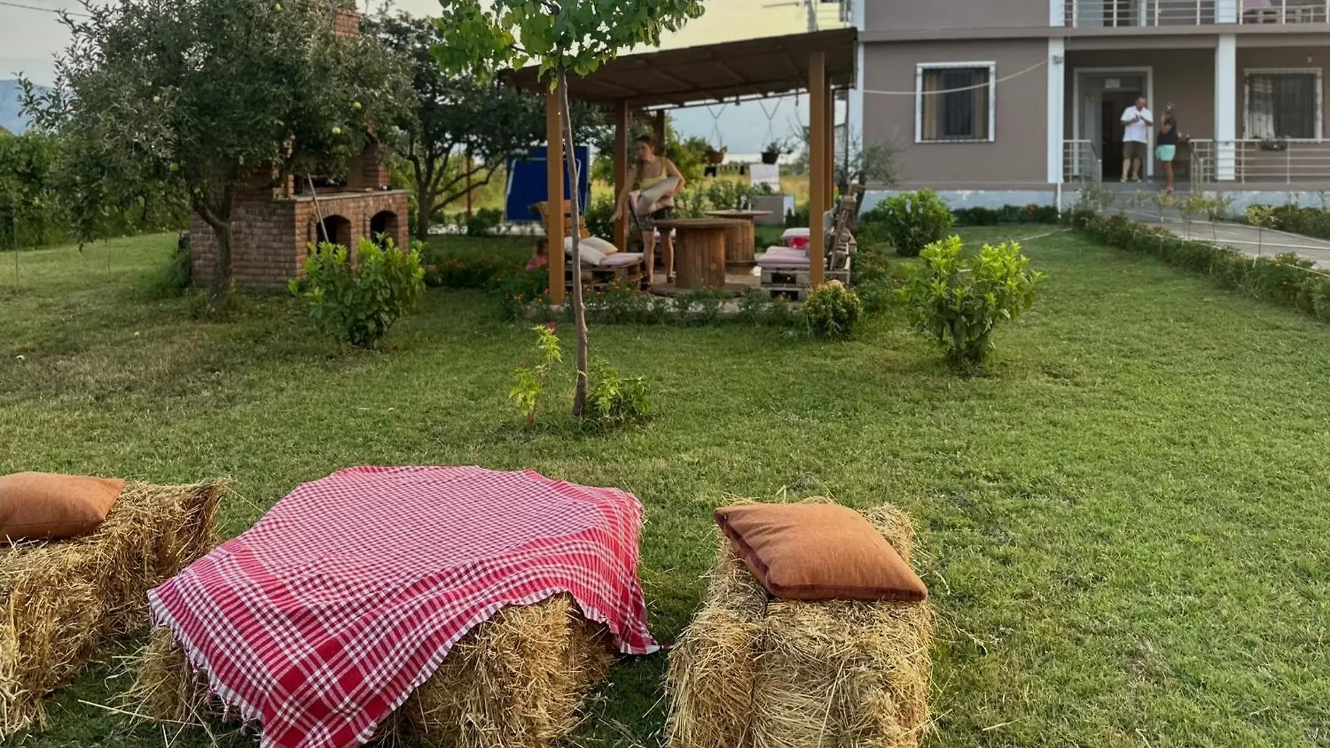 Hotel Villa Ballkan Grilë 0*,  Albania