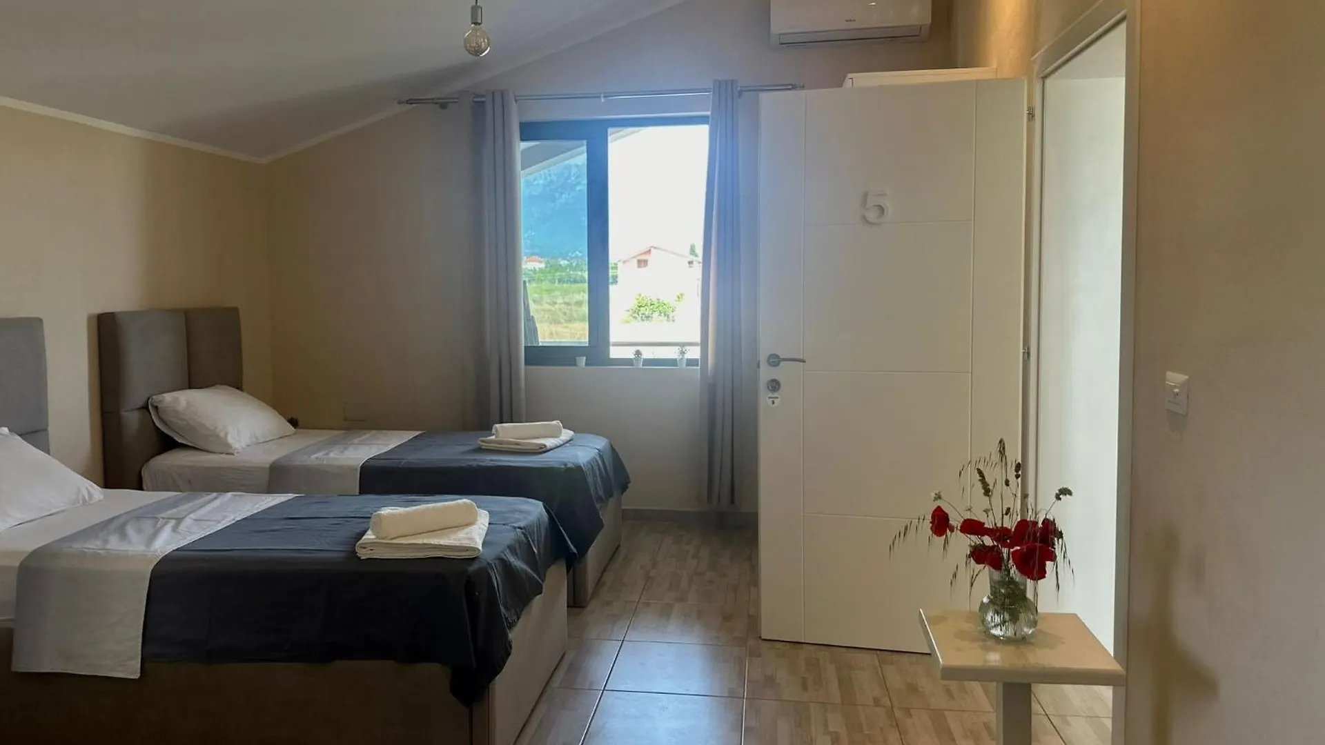 Hotel Villa Ballkan Grilë Bed & Breakfast